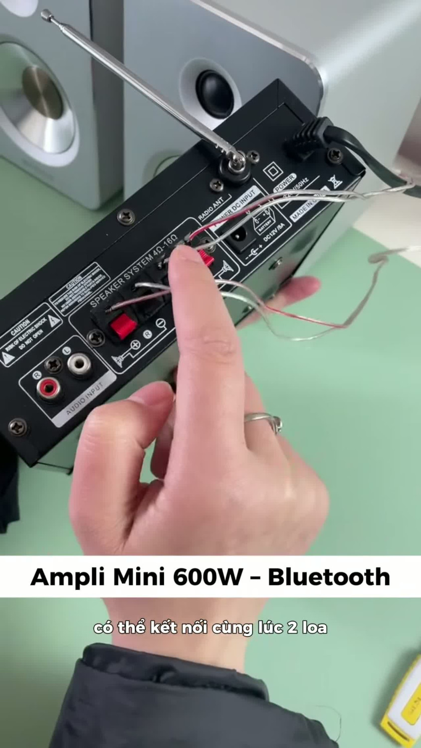 Ampli mini KL-800 BT-198B, thiết kế gọn nhưng tích hợp nhiều tính năng cho nhu cầu nghe nhạc và hát karaoke