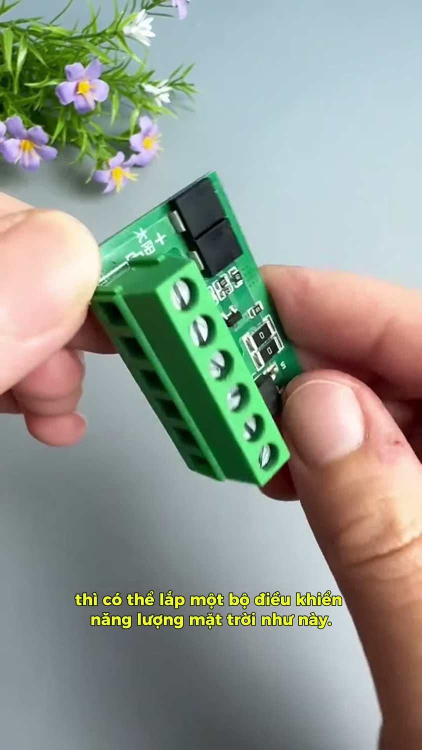 Muốn làm hệ thống đèn năng lượng mặt trời tự động? ☀️💡 Mạch điều khiển DC 6–45V hỗ trợ tự động bật đèn khi trời tối và tắt khi trời sáng. Phù hợp cho đèn đường, đèn sân vườn và các dự án DIY năng lượn