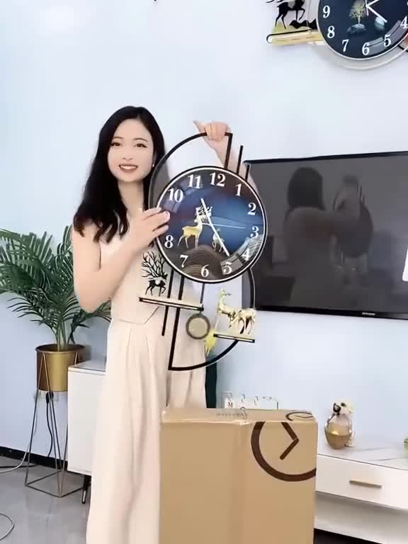 Đồng hồ hươu tài lộc trang trí nhà cửa phòng khách cửa tiệm